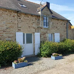 Charming Traditional 2-bed Near , Plémet France