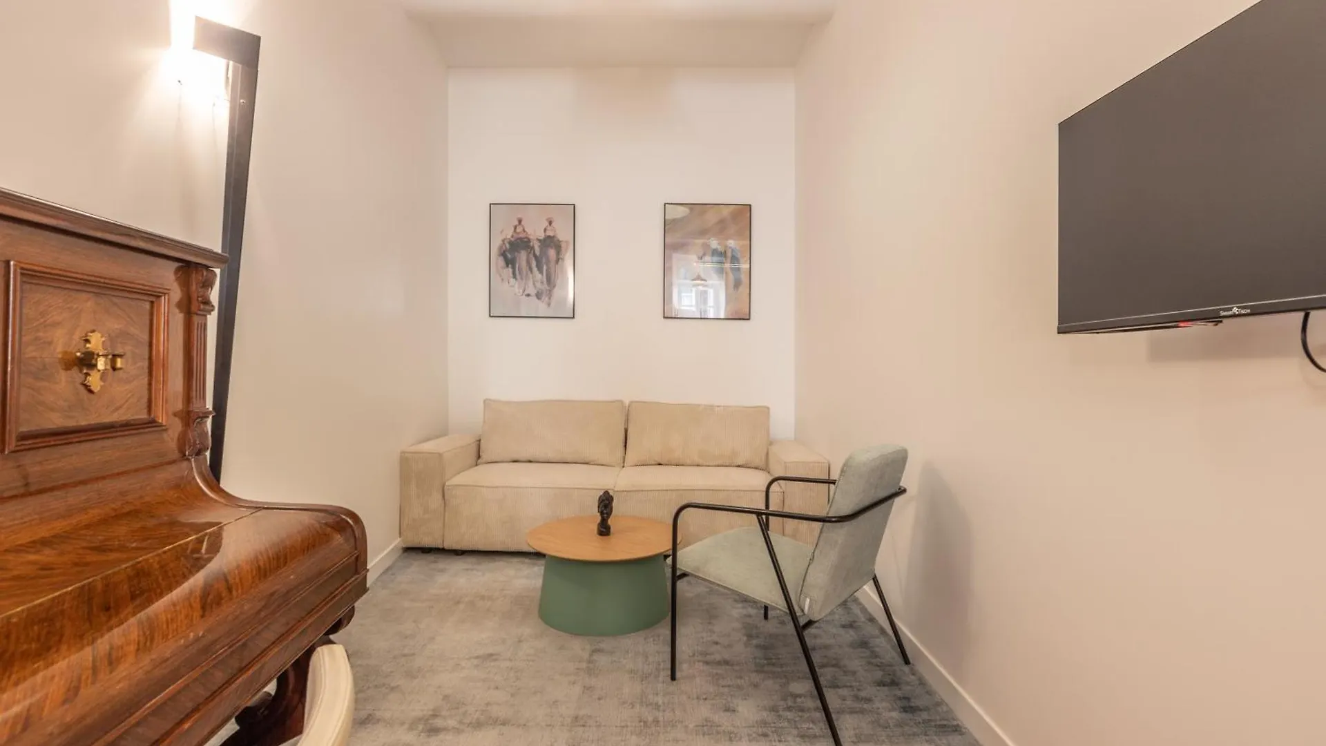Menton Old Town Apartment 0*,